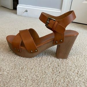 Block heel sandals